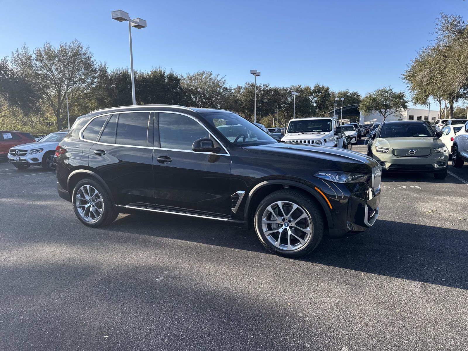 Used 2025 BMW X5 xDrive50e w/ Parking Assistance Package image 2