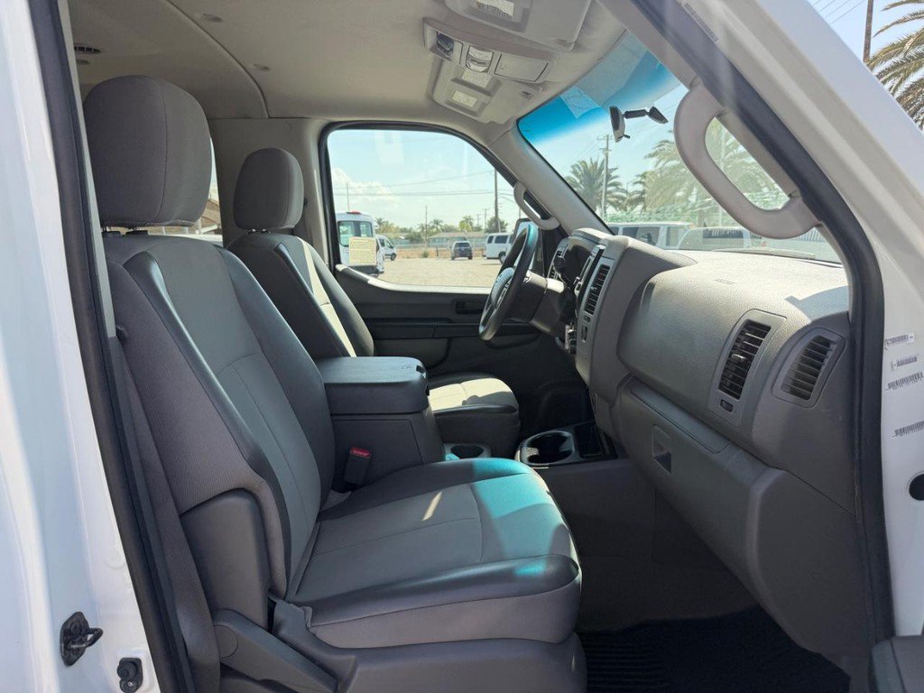 Used 2015 Nissan NV 3500 SV w/ Technology Package RWD image 21