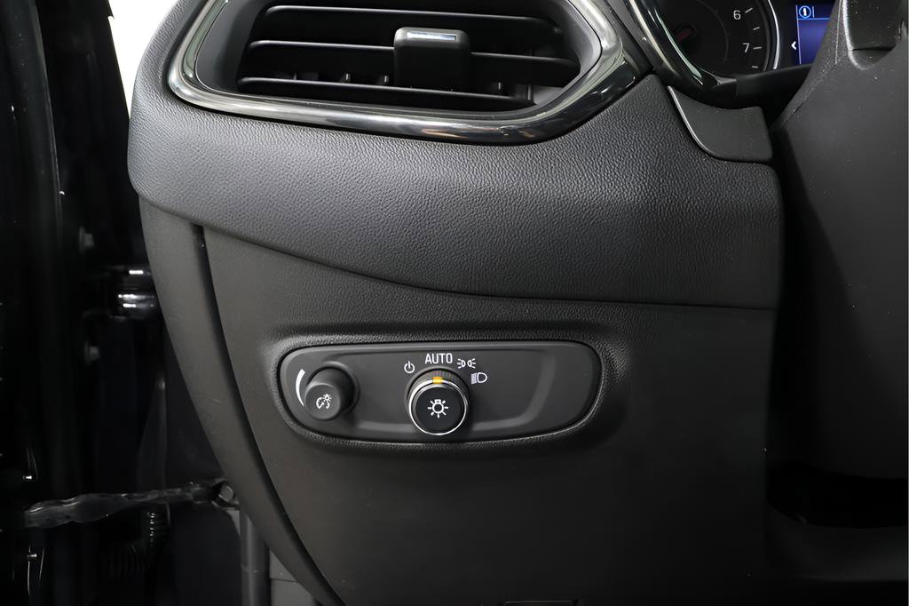 Used 2022 Chevrolet Equinox RS image 17