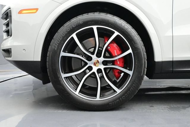 Certified 2025 Porsche Cayenne S AWD/4WD image 6