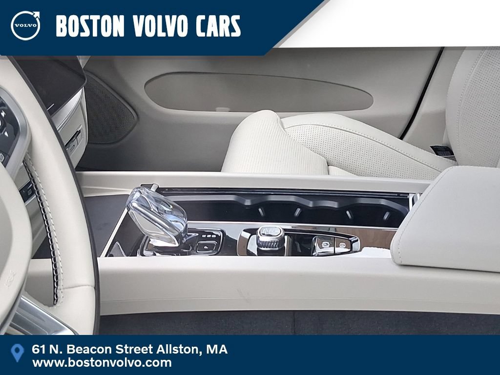 New 2026 Volvo XC60 T8 Ultra w/ Protection Package Premier AWD/4WD image 11