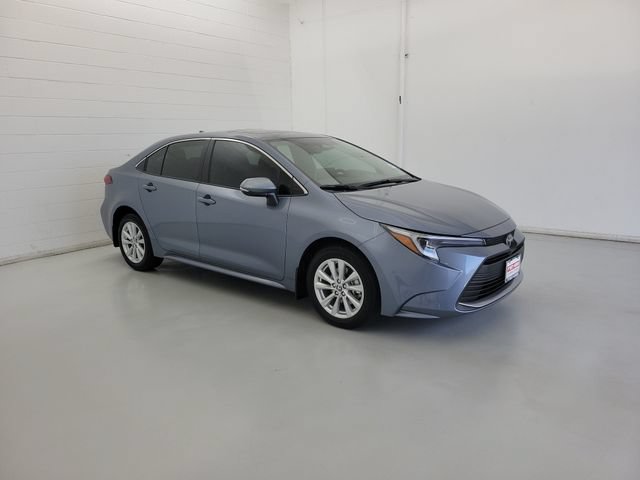 Used 2026 Toyota Corolla XLE FWD image 4