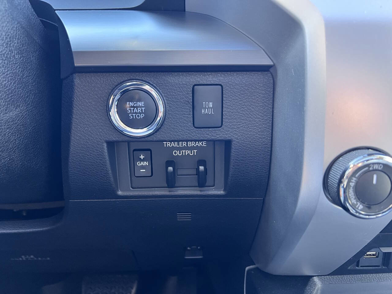 Used 2020 Toyota Tundra Platinum image 18