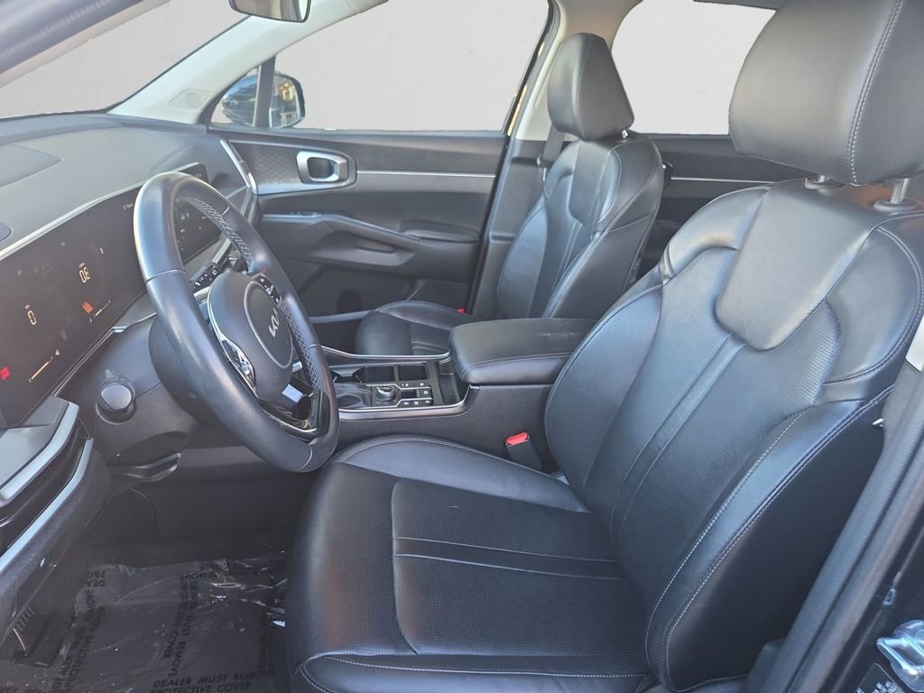 Used 2024 Kia Sorento S image 10