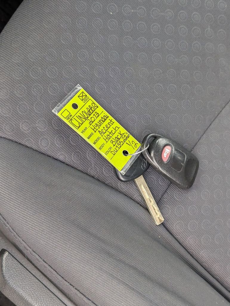 Used 2013 Hyundai Accent SE image 44