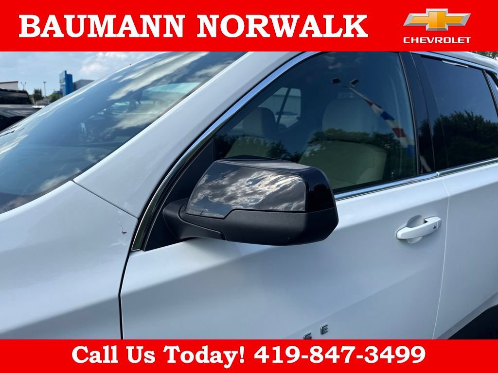 Used 2022 Chevrolet Traverse LS FWD image 11