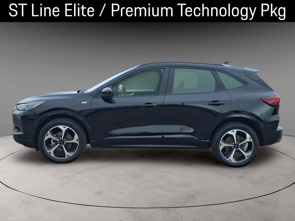 Used 2024 Ford Escape ST-Line Elite w/ Premium Technology Package image 2