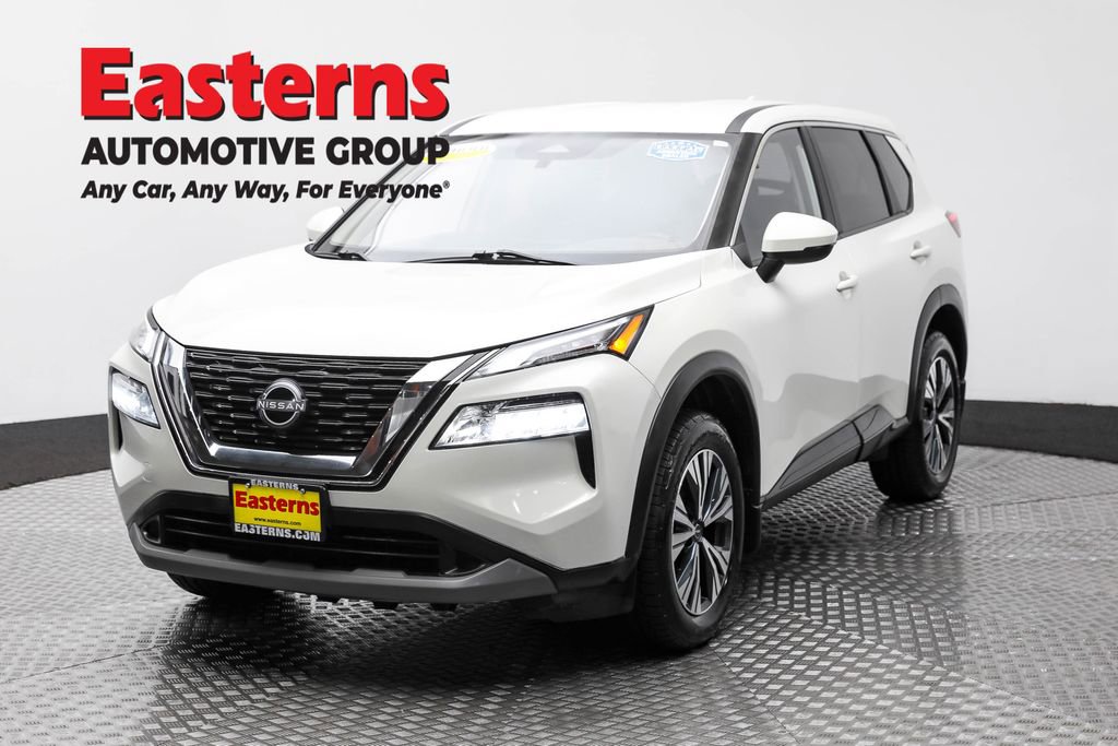 Used 2022 Nissan Rogue SV image 1