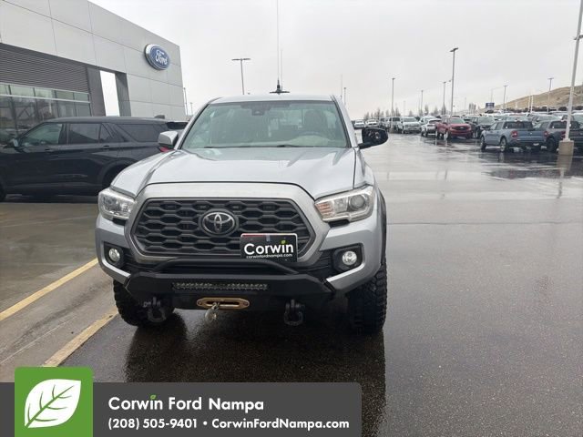 Used 2021 Toyota Tacoma TRD Off-Road image 2