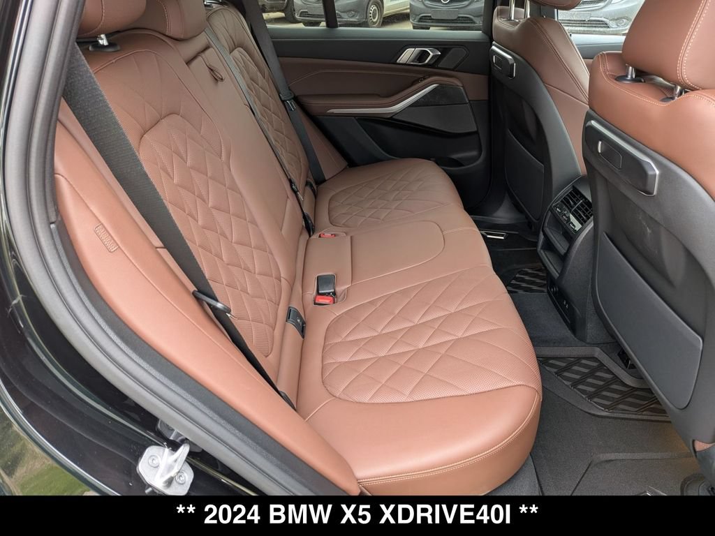 Used 2024 BMW X5 xDrive40i w/ Premium Package AWD/4WD image 28