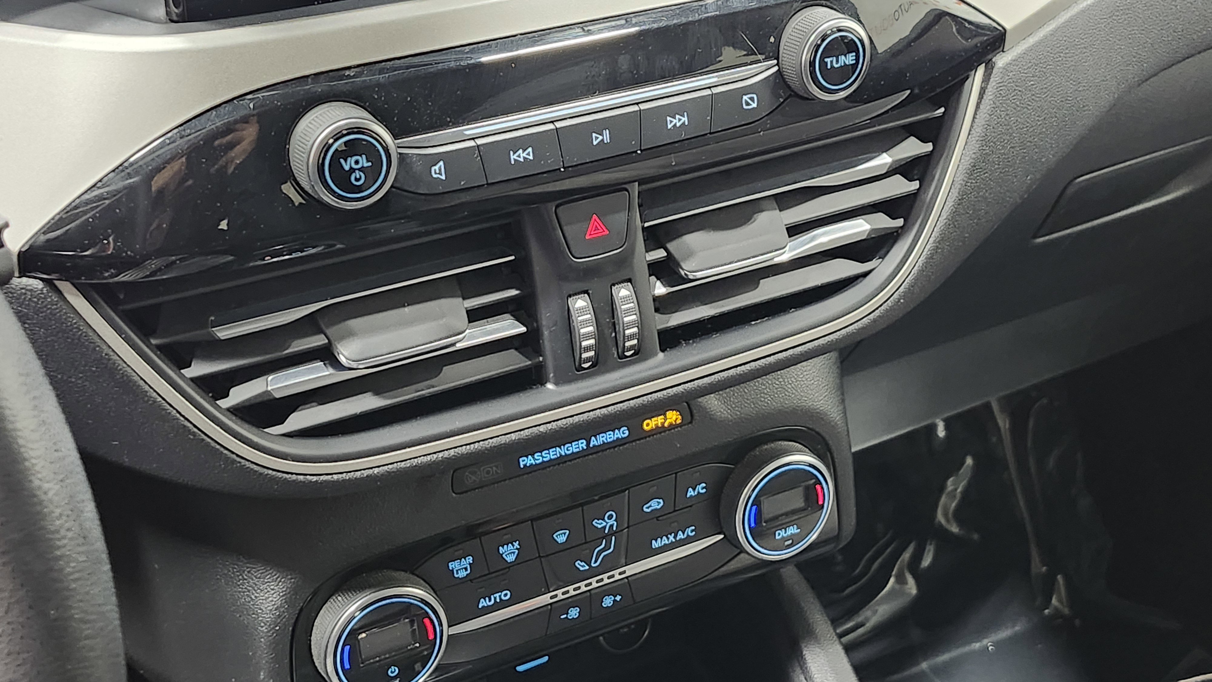 Used 2021 Ford Escape SE image 27