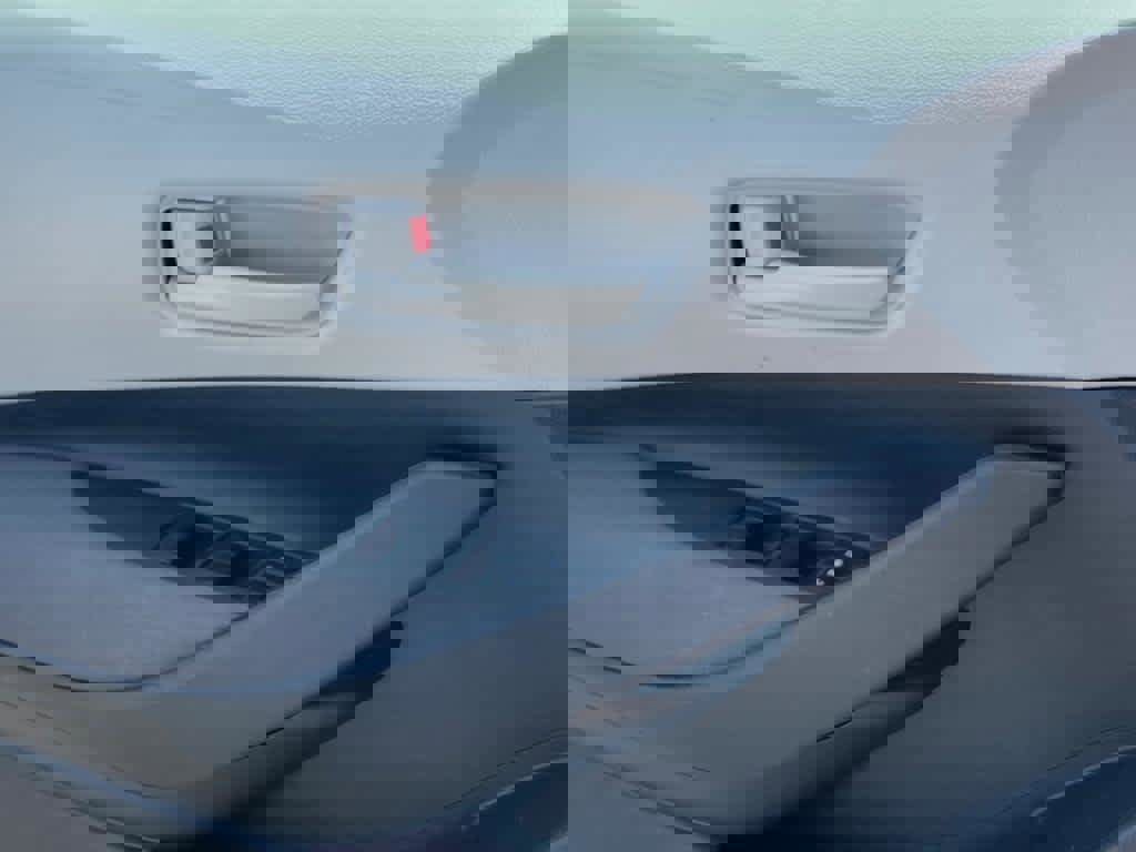 Used 2024 Toyota Corolla LE image 14