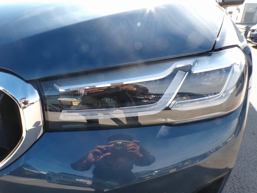 Certified 2023 BMW 540i xDrive w/ Convenience Package image 9