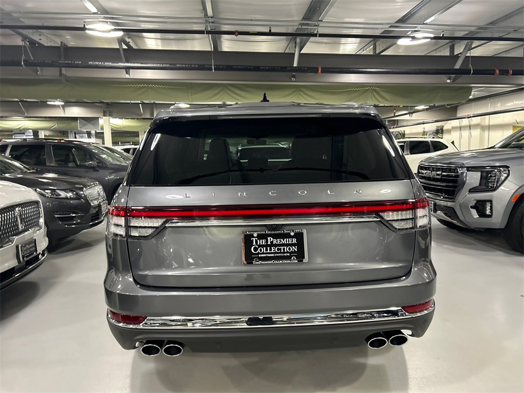 Used 2022 Lincoln Aviator AWD w/ Premium Package image 3