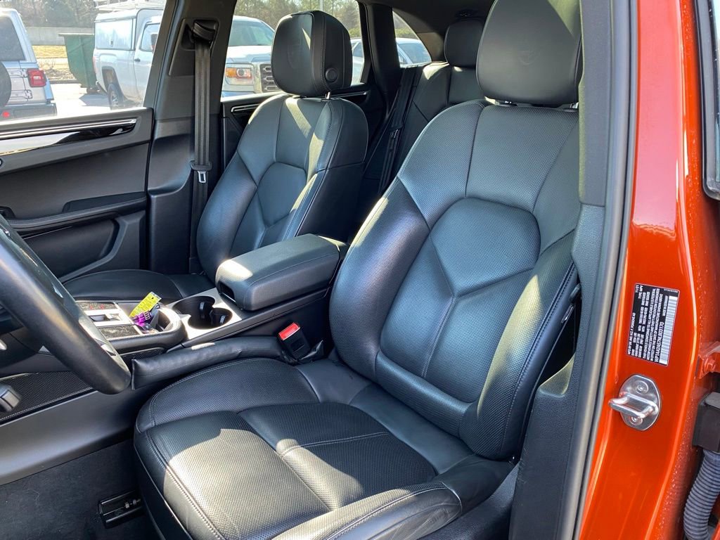 Used 2022 Porsche Macan AWD/4WD image 23