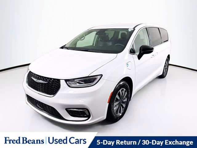 Used 2024 Chrysler Pacifica Limited FWD image 3