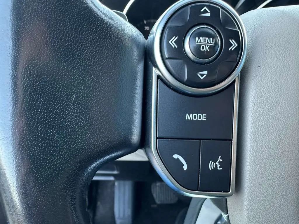 Used 2017 Land Rover Discovery HSE AWD/4WD image 16