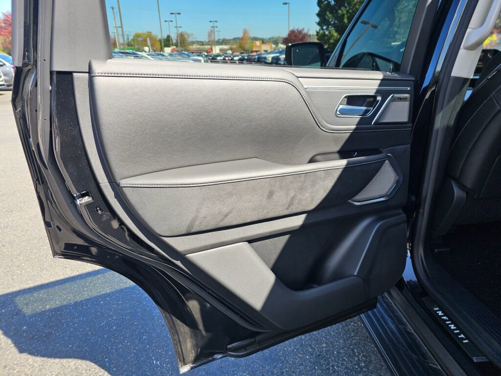 New 2025 INFINITI QX80 Sensory image 20
