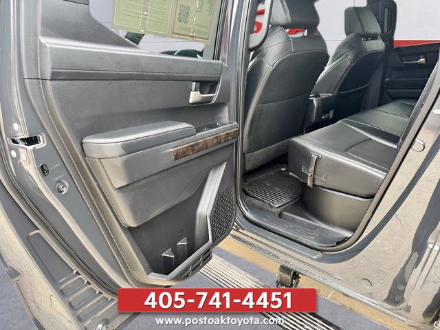 Used 2024 Toyota Tacoma Limited w/ Limited Package (LT) AWD/4WD image 18