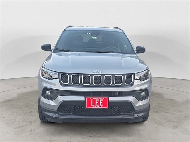 Used 2024 Jeep Compass Latitude image 8