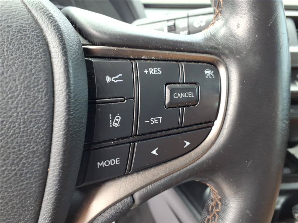 Used 2021 Lexus UX 200 w/ Accessory Package (Z1) FWD image 20