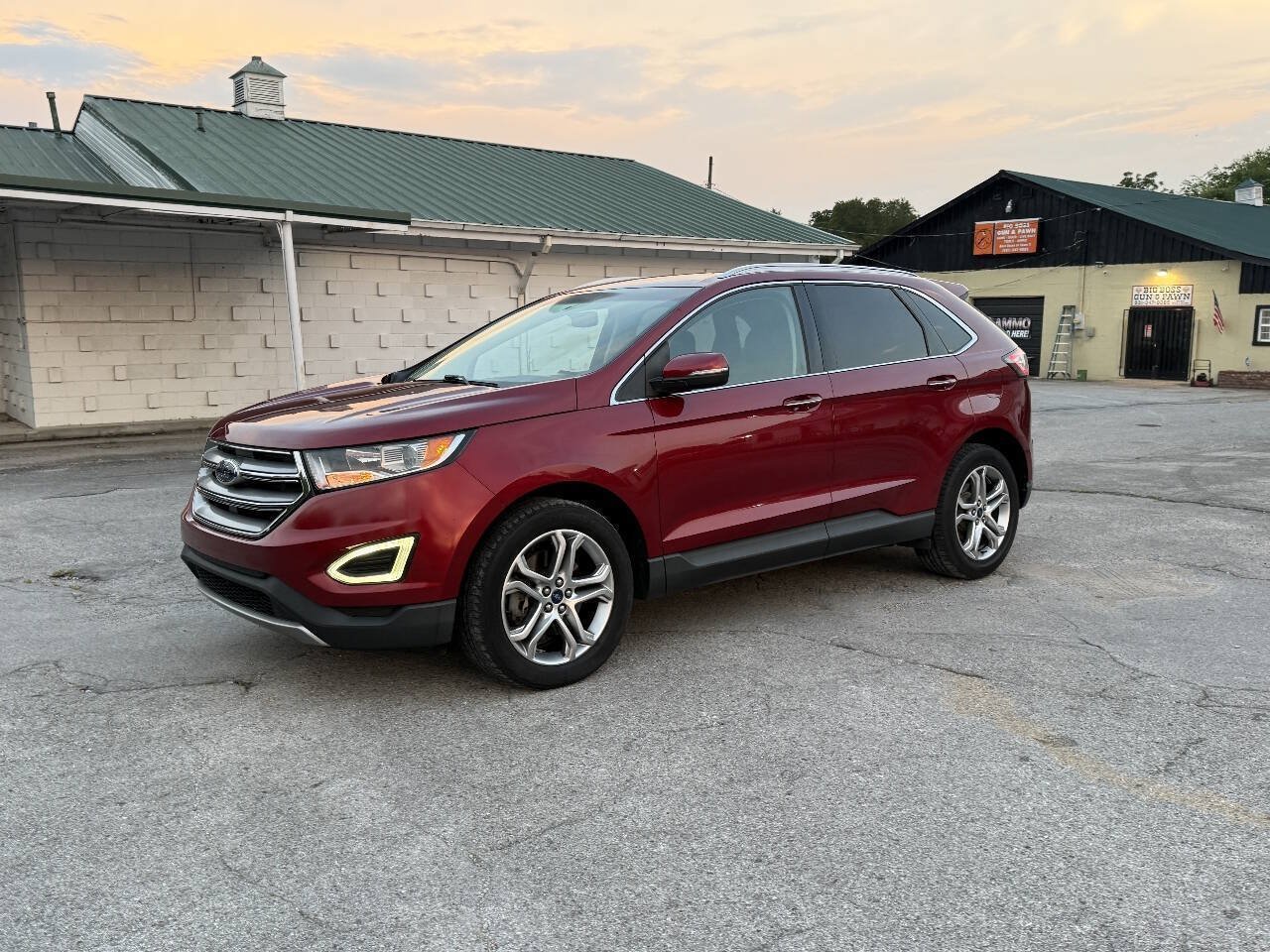 Used 2016 Ford Edge Titanium w/ Technology Package AWD/4WD image 1