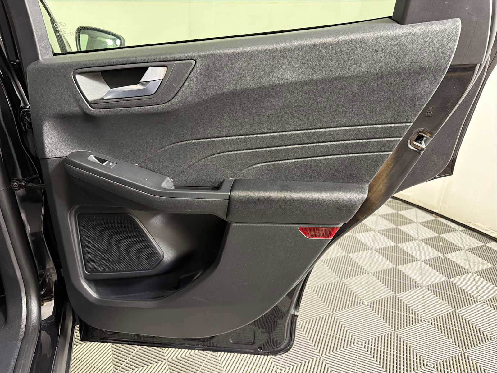 Used 2025 Ford Escape ST-Line image 28