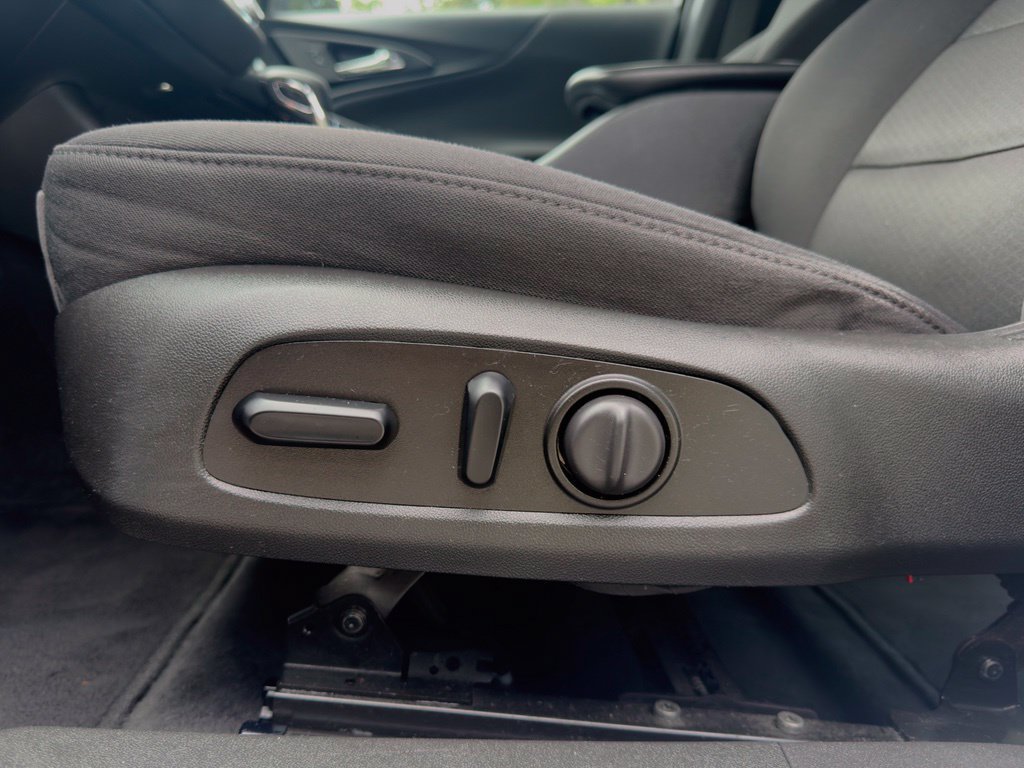 Used 2021 Chevrolet Malibu RS FWD image 22