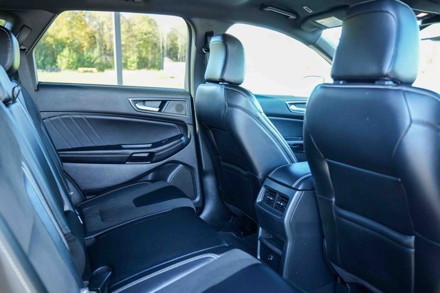 Used 2022 Ford Edge ST image 24