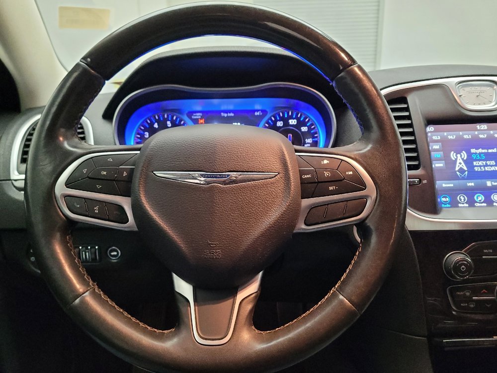 Used 2019 Chrysler 300 Limited image 22