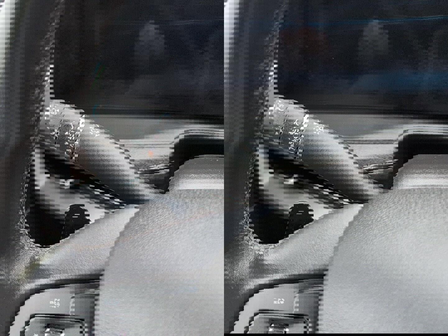 Used 2024 Cadillac XT4 Premium Luxury image 28