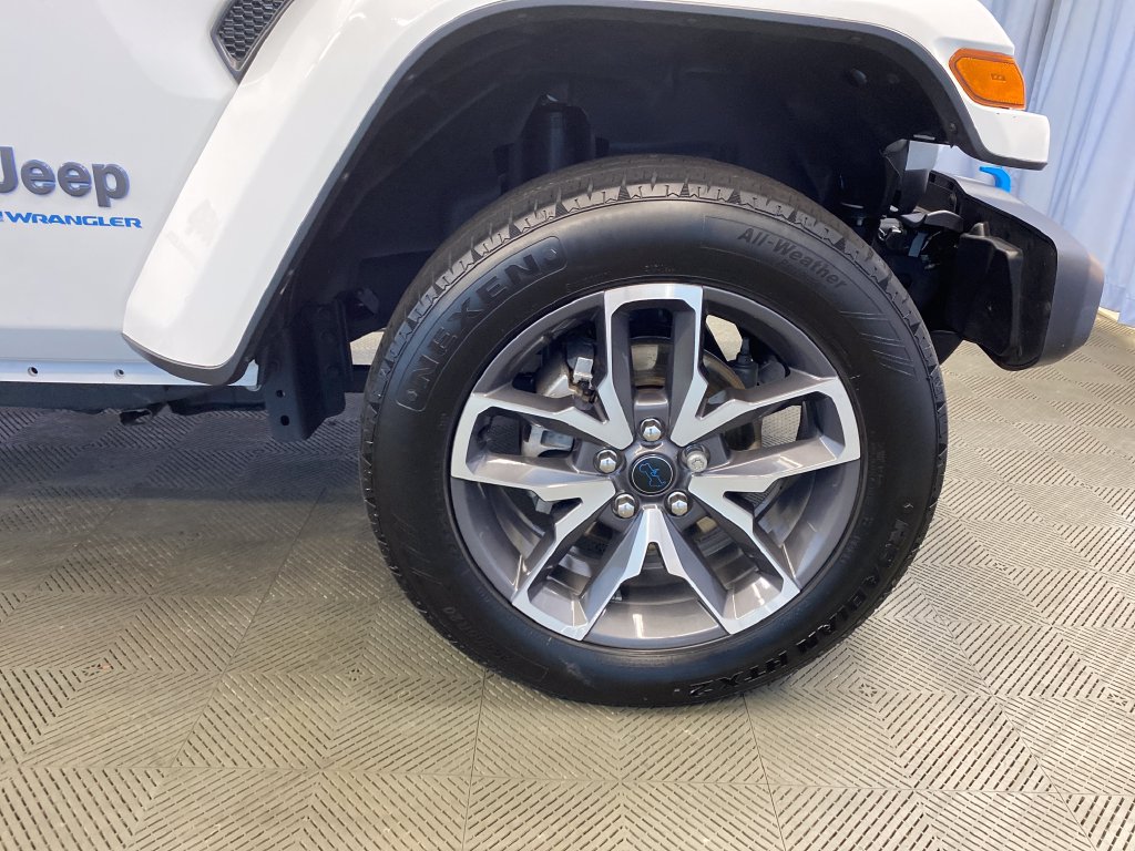Used 2024 Jeep Wrangler Unlimited w/ Convenience Group AWD/4WD image 45
