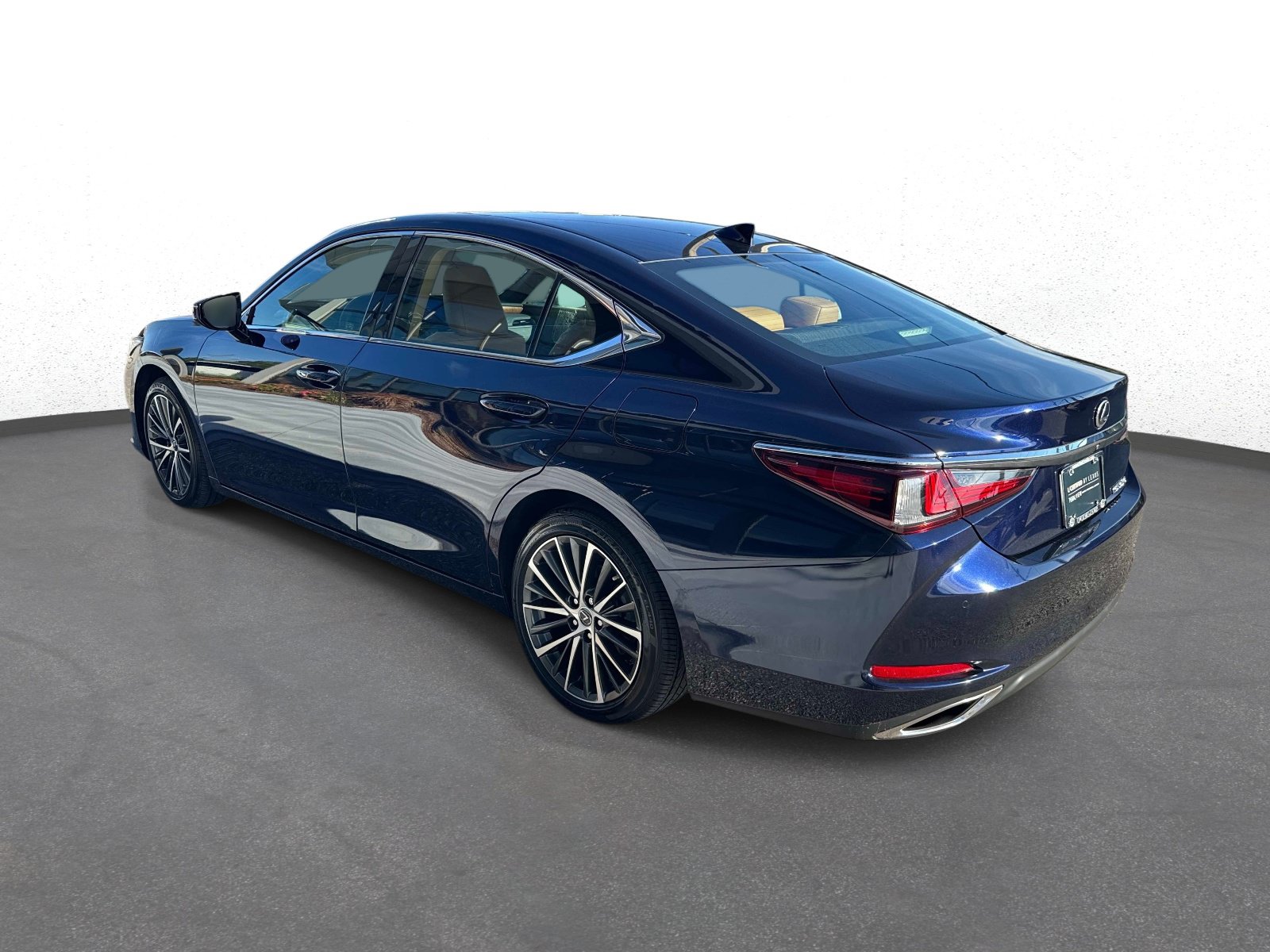 Used 2023 Lexus ES 350 w/ Premium Package FWD image 5