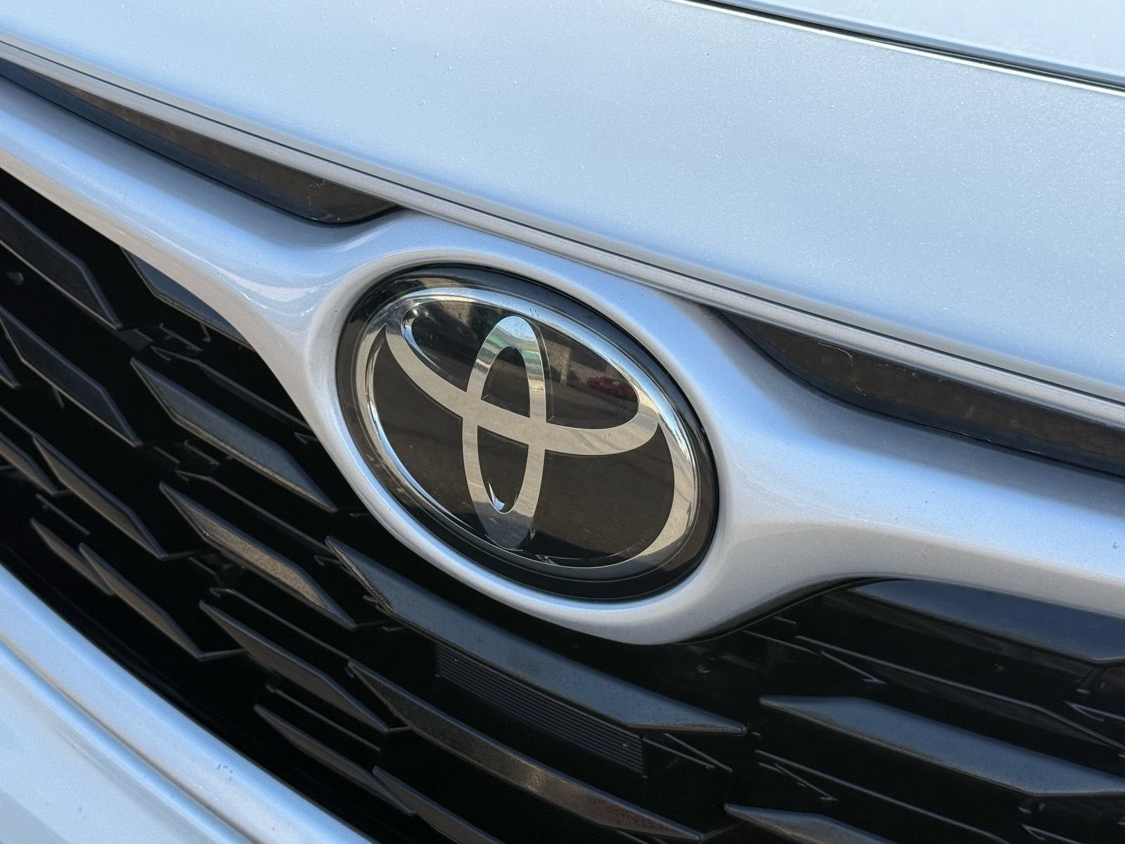 Used 2023 Toyota Highlander XLE FWD image 33