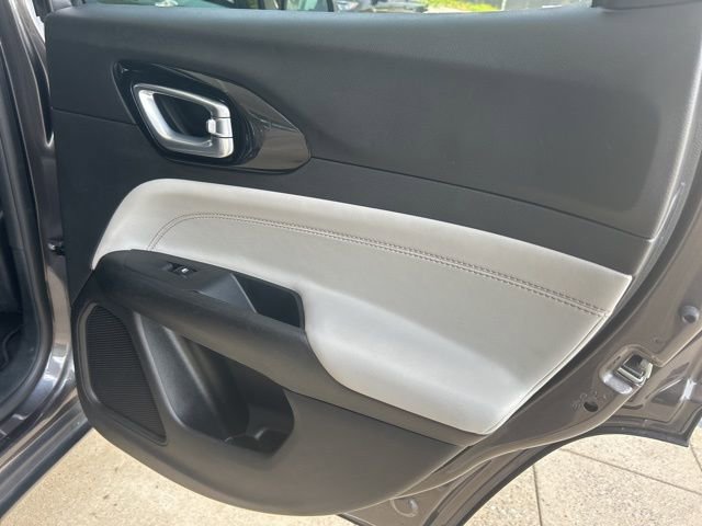 Used 2024 Jeep Compass Limited image 30