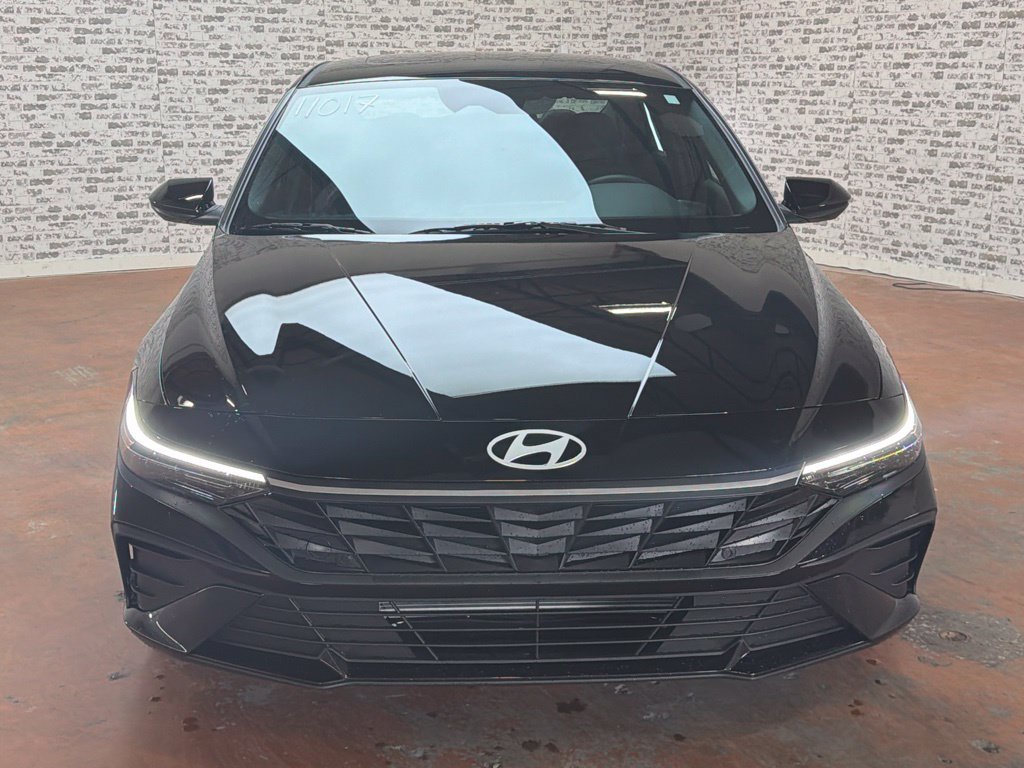 New 2026 Hyundai Elantra SEL Sport FWD image 2