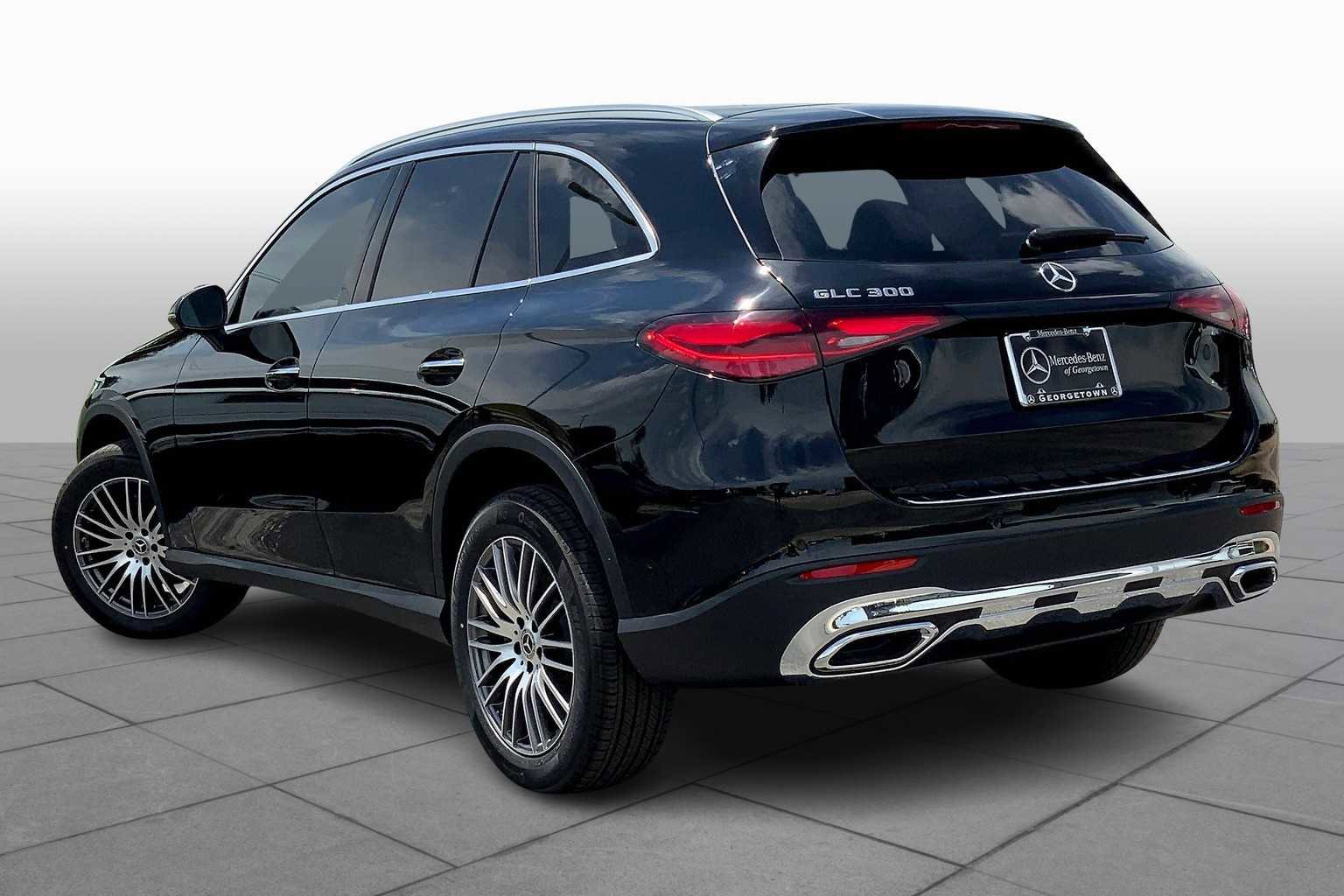 Used 2025 Mercedes-Benz GLC 300 image 4