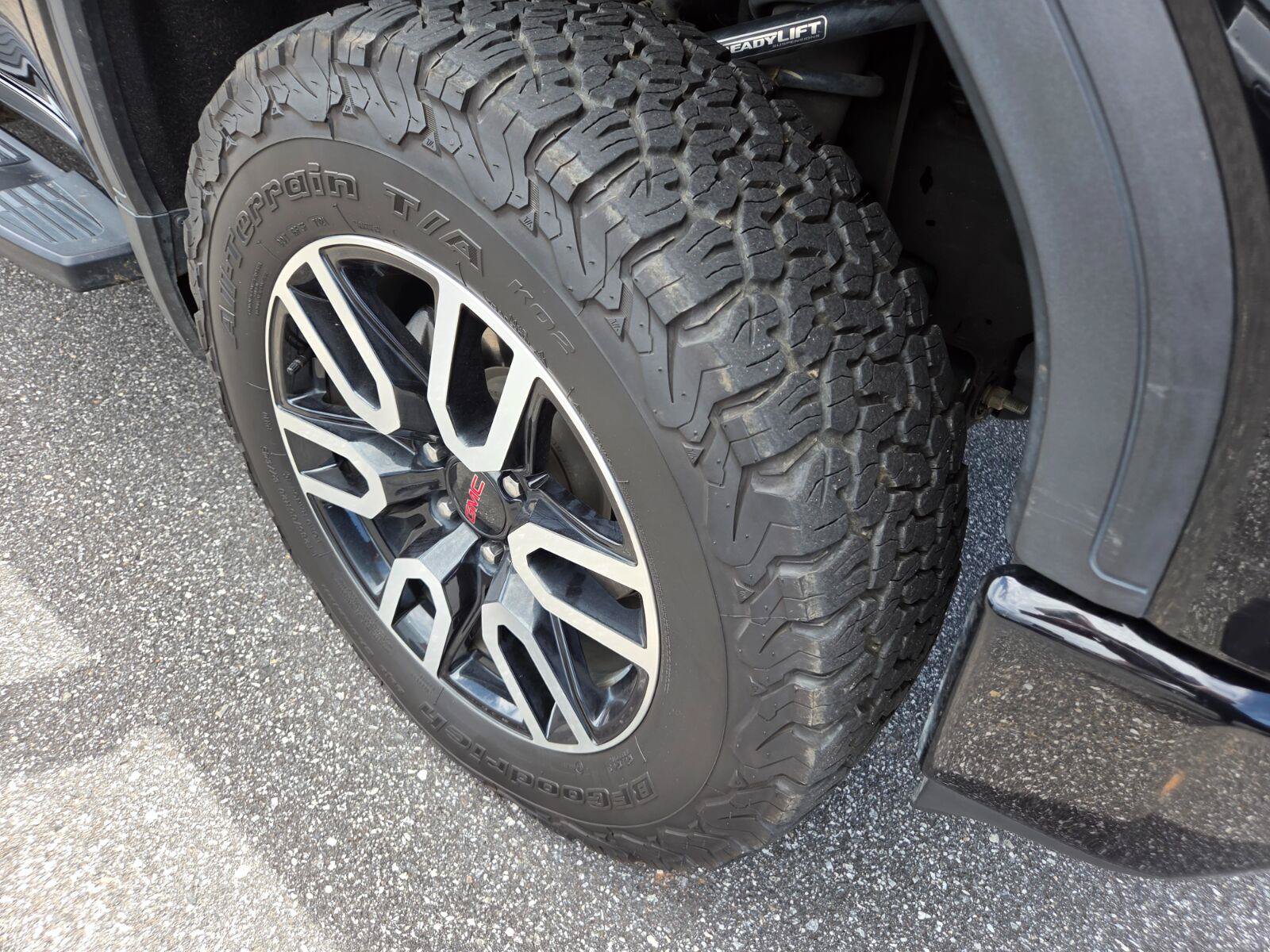 Used 2019 GMC Sierra 1500 AT4 w/ AT4 Premium Package AWD/4WD image 4