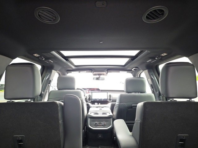 New 2025 Ford Expedition Max Platinum image 22