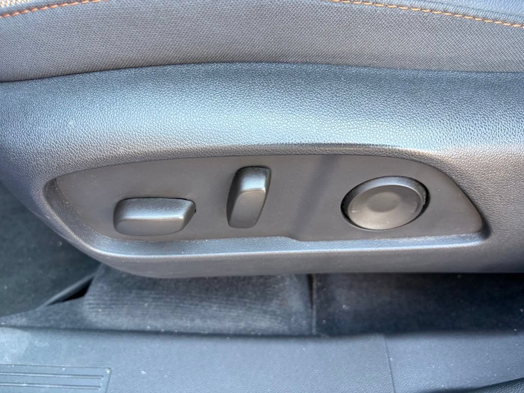 Used 2025 Chevrolet Equinox ACTIV FWD image 11