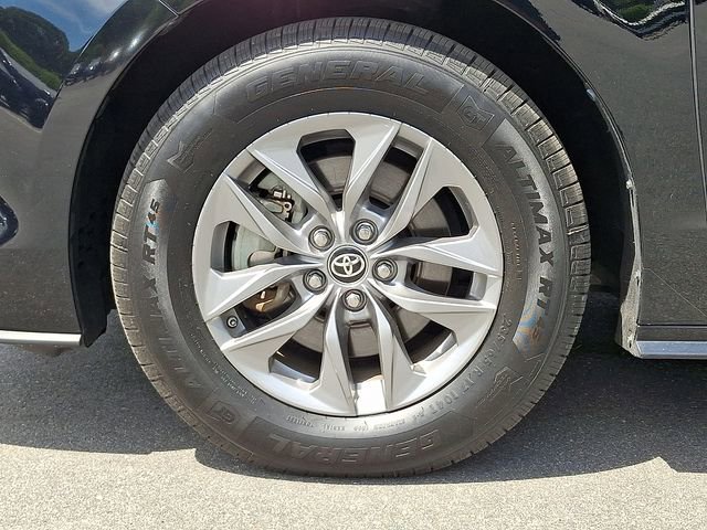 Used 2024 Toyota Sienna LE FWD image 8