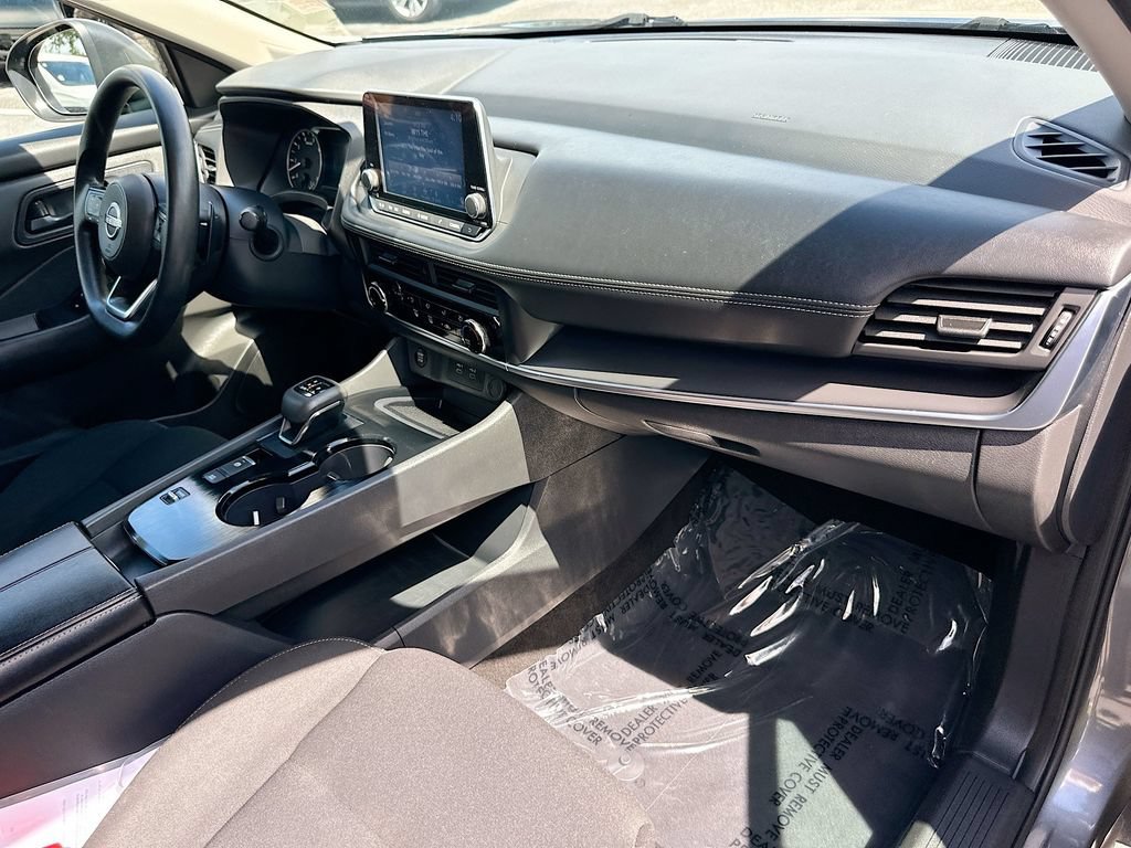 Used 2024 Nissan Rogue S FWD image 26