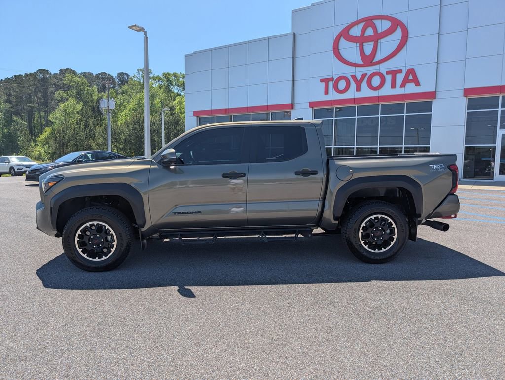 Used 2024 Toyota Tacoma TRD Off-Road w/ TRD Off Road Premium Package image 2