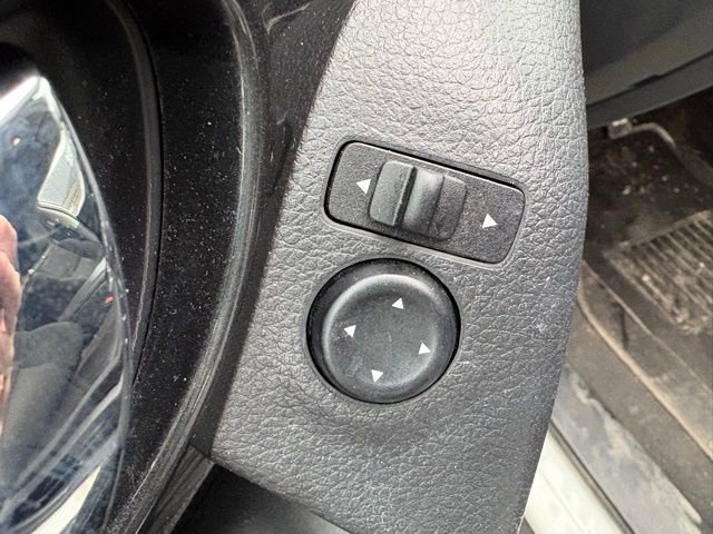 Used 2018 Nissan Rogue SV image 15