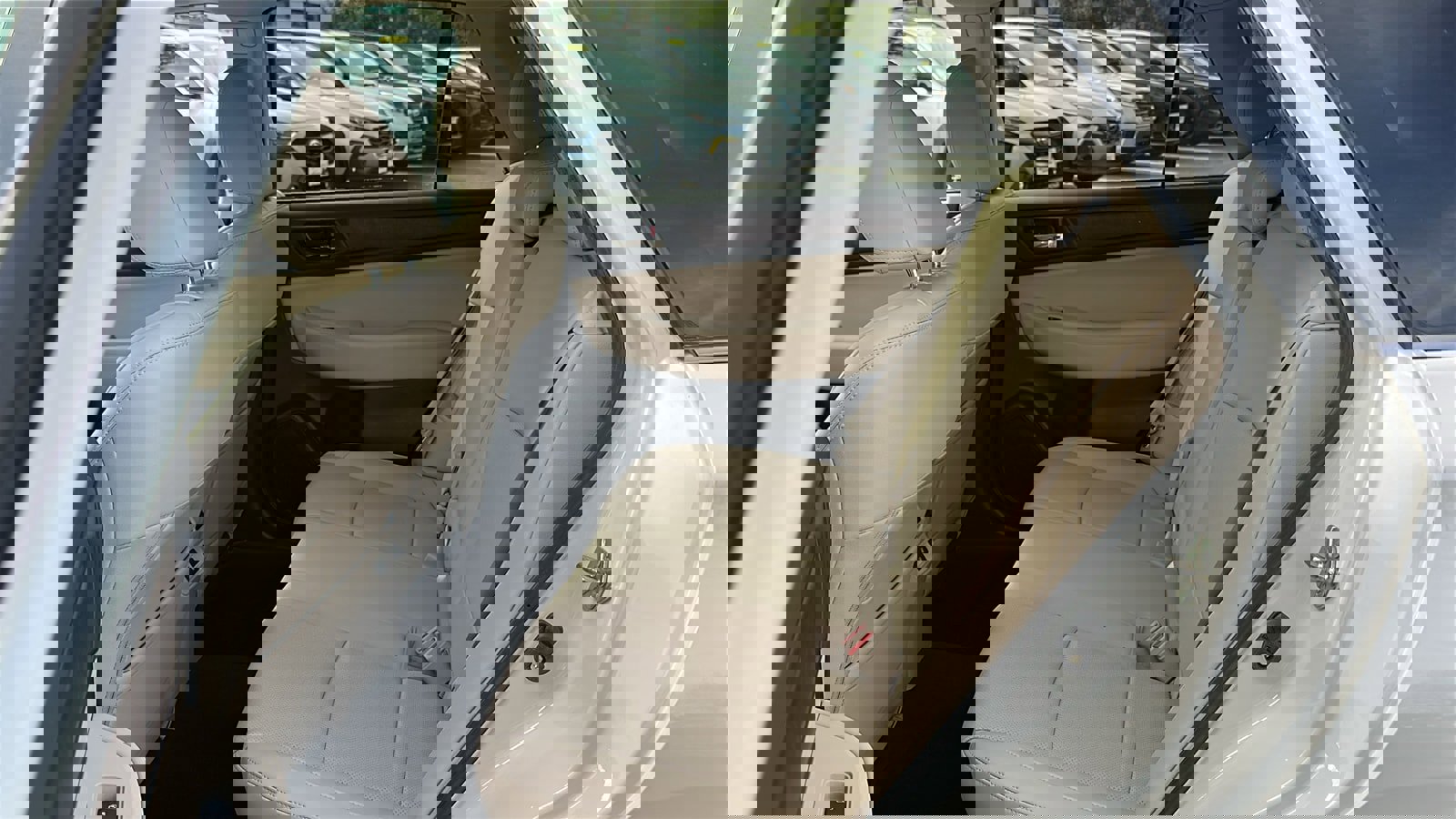 Used 2016 Subaru Outback 3.6R Limited image 22