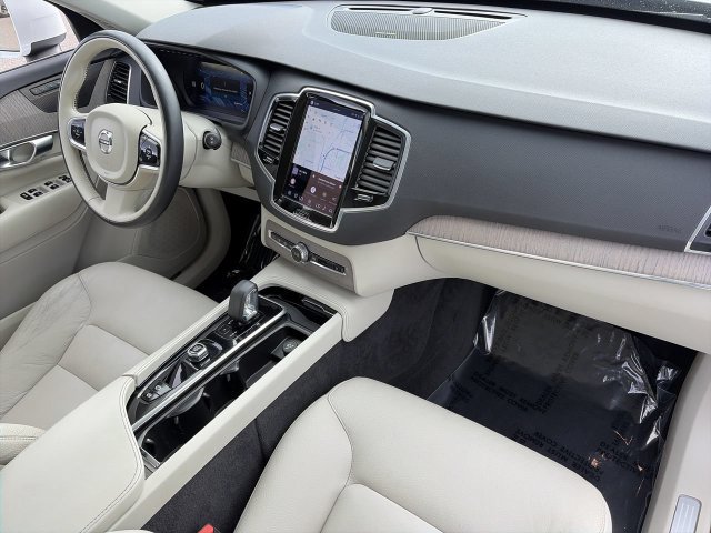 Used 2023 Volvo XC90 B6 Plus w/ Protection Package Premier AWD/4WD image 13