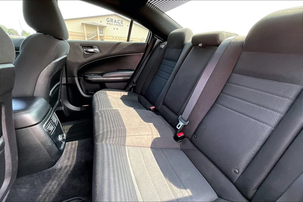 Used 2013 Dodge Charger SE RWD image 23