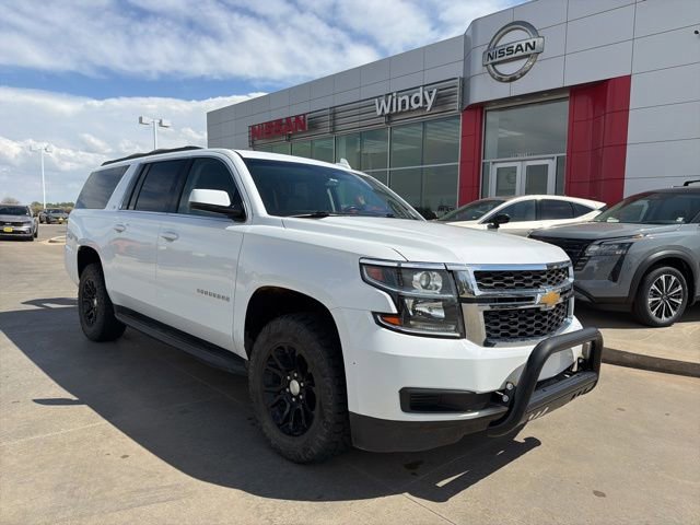 Used 2019 Chevrolet Suburban LT image 1