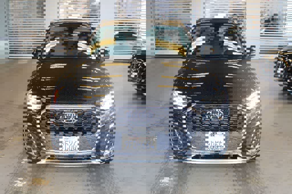 Used 2022 Audi Q5 2.0T Premium Plus w/ Premium Plus Package AWD/4WD image 2