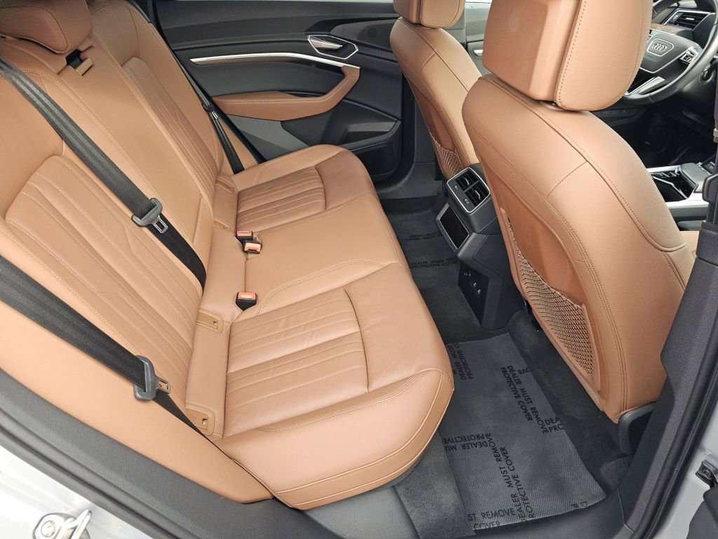 Used 2022 Audi e-tron Premium image 5